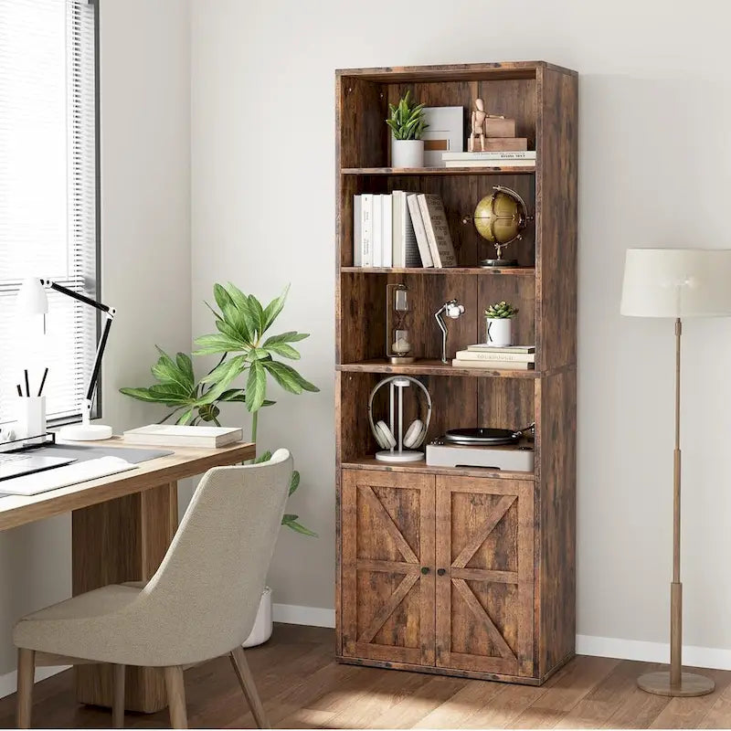 Bibliothèque rustique de ferme avec portes de grange et armoire à étagères ouvertes