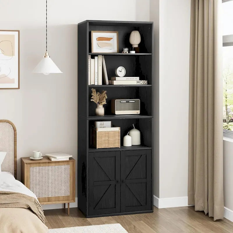Bibliothèque rustique de ferme avec portes de grange et armoire à étagères ouvertes