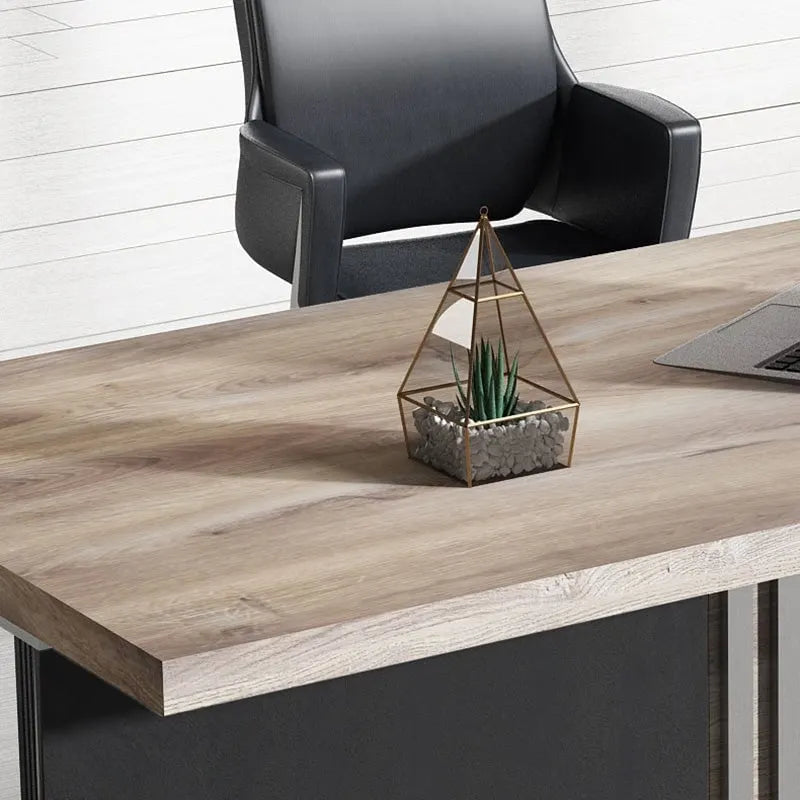 Bureau de direction en L avec plateau en bois et cadre en acier