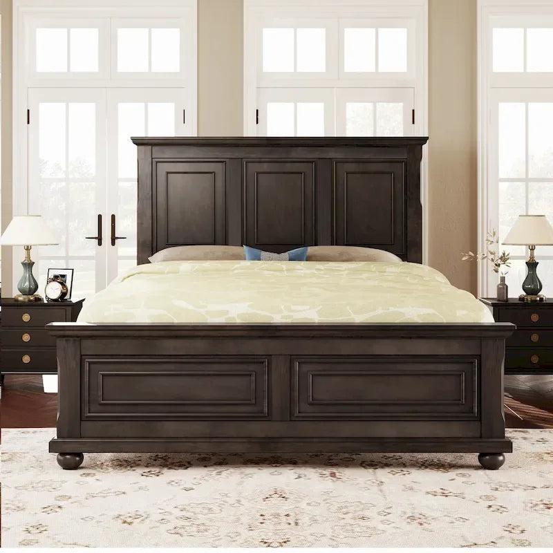 Cadre de lit King size traditionnel en pin marron avec tête de lit sculptée et lattes en bois