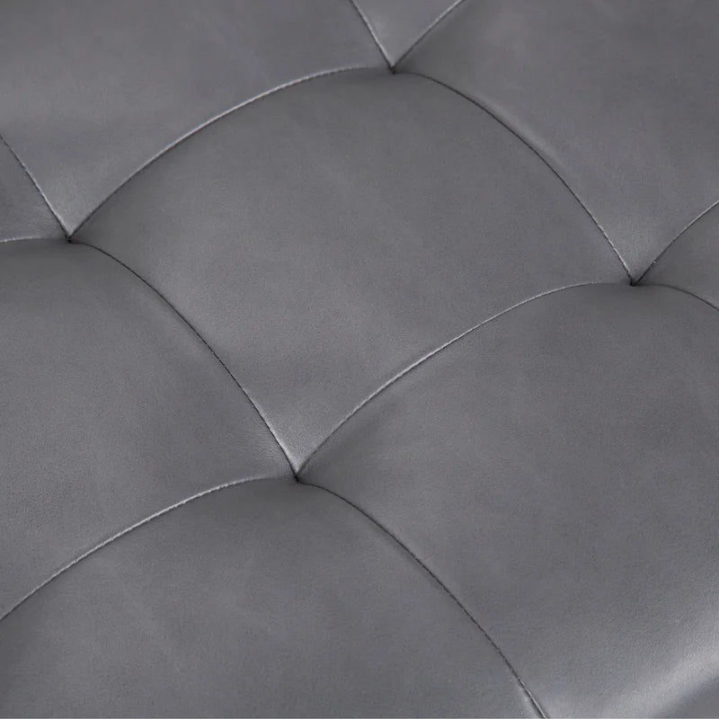 Banc ottoman rectangulaire capitonné en similicuir avec pieds en bois foncé, style milieu du siècle