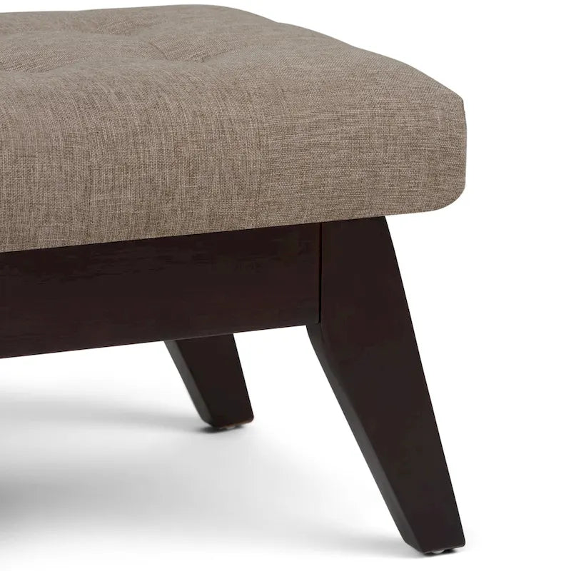 Banc ottoman rectangulaire capitonné en similicuir avec pieds en bois foncé, style milieu du siècle