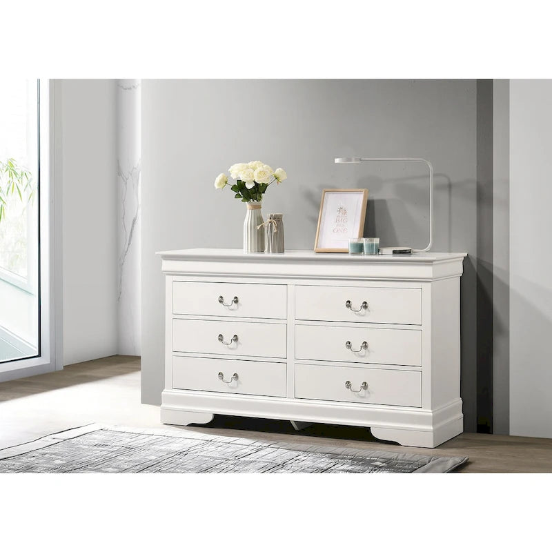 Commode classique à 6 tiroirs avec moulures incurvées et poignées métalliques