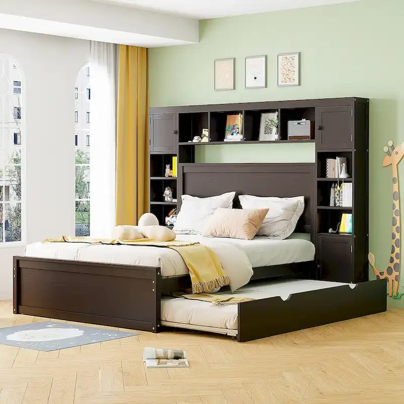Lit double en bois avec armoire de rangement intégrée et étagères